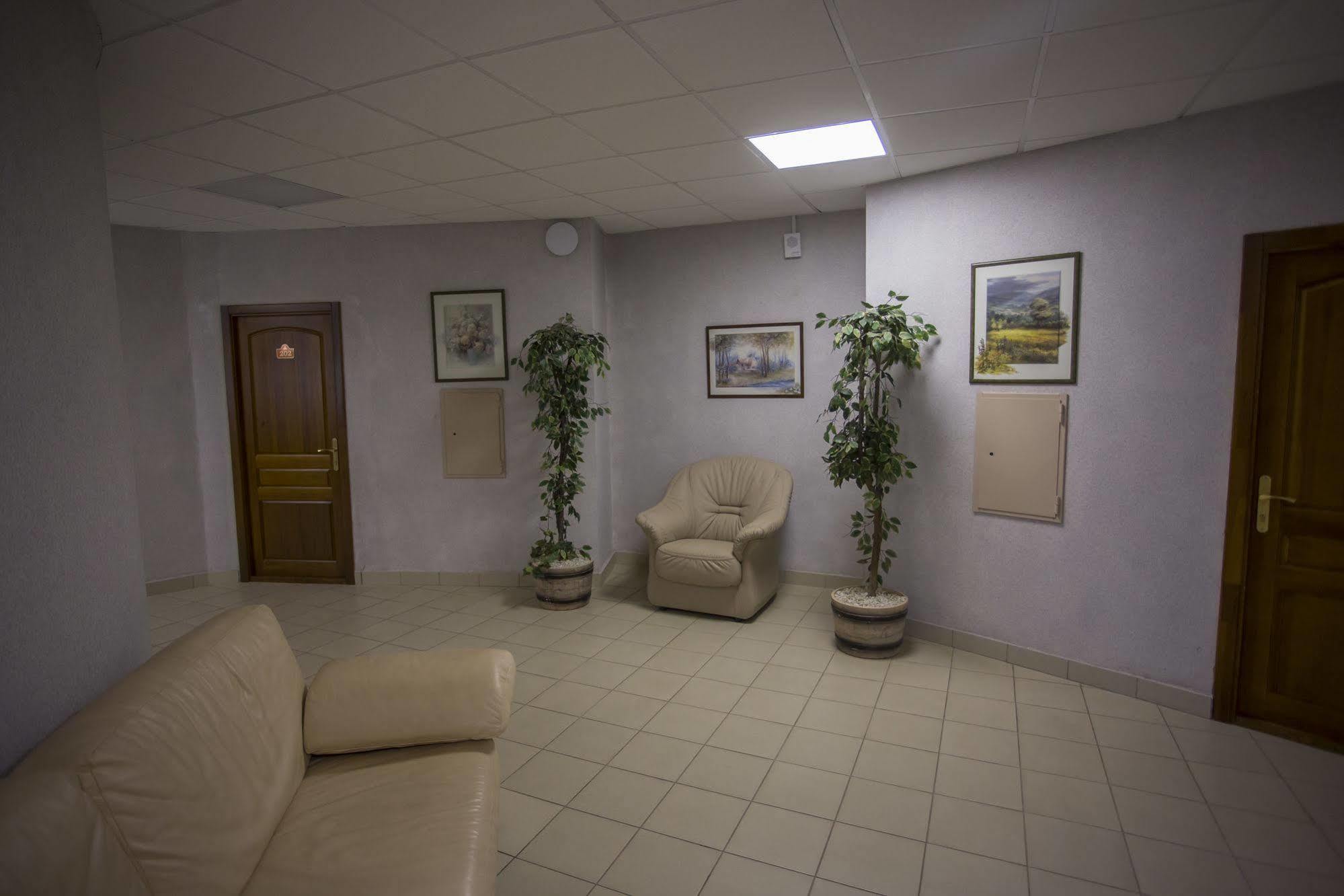 Voyage Hotel Minsk Buitenkant foto