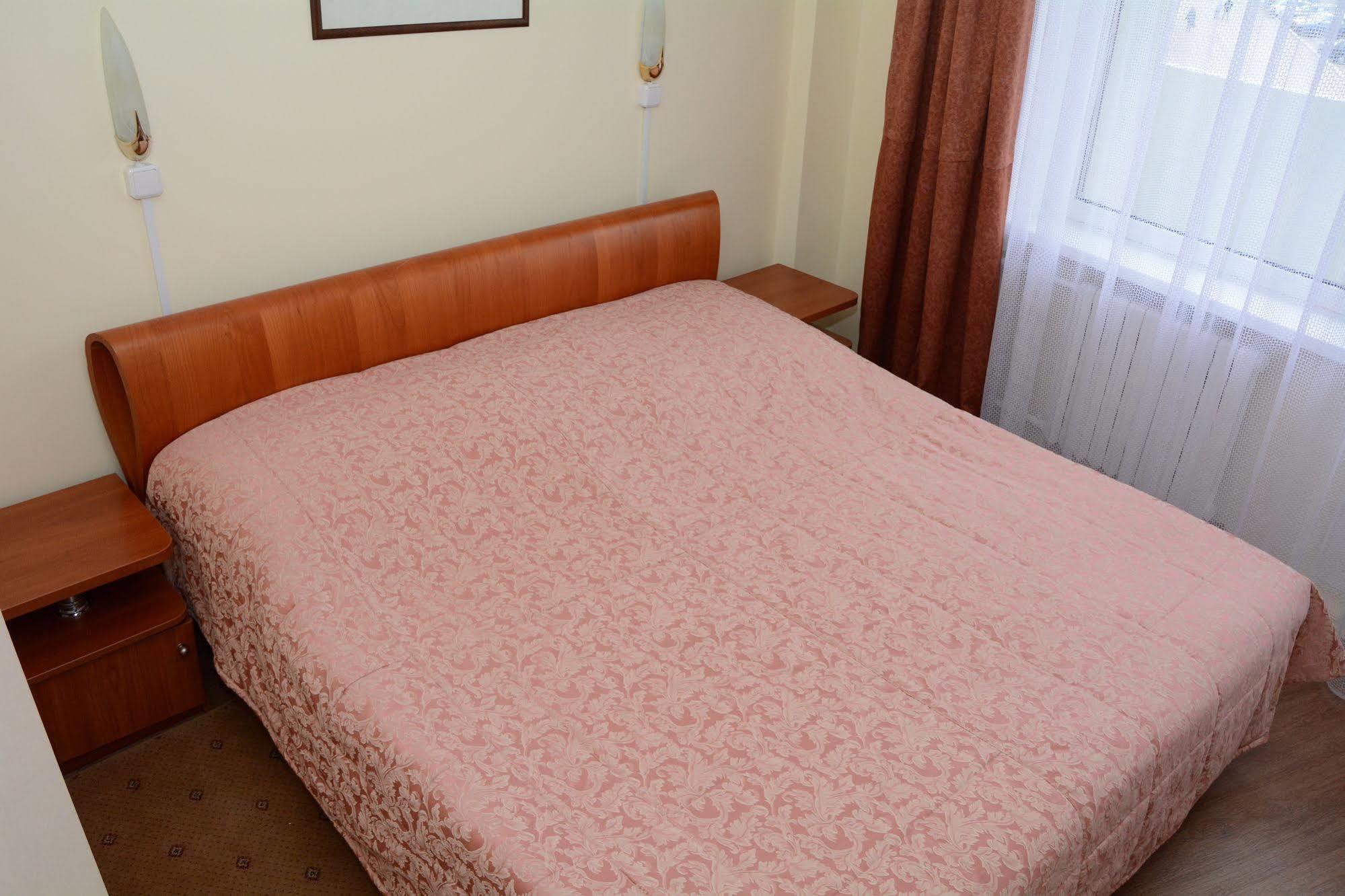 Voyage Hotel Minsk Buitenkant foto