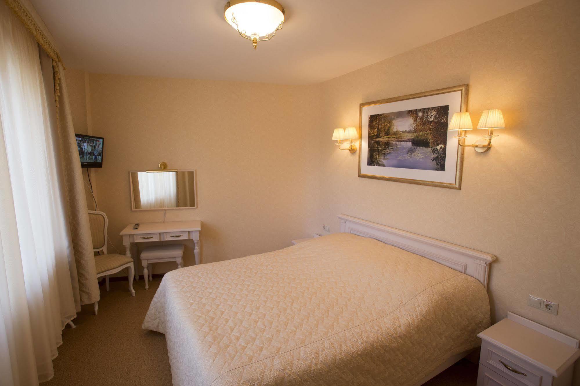 Voyage Hotel Minsk Buitenkant foto