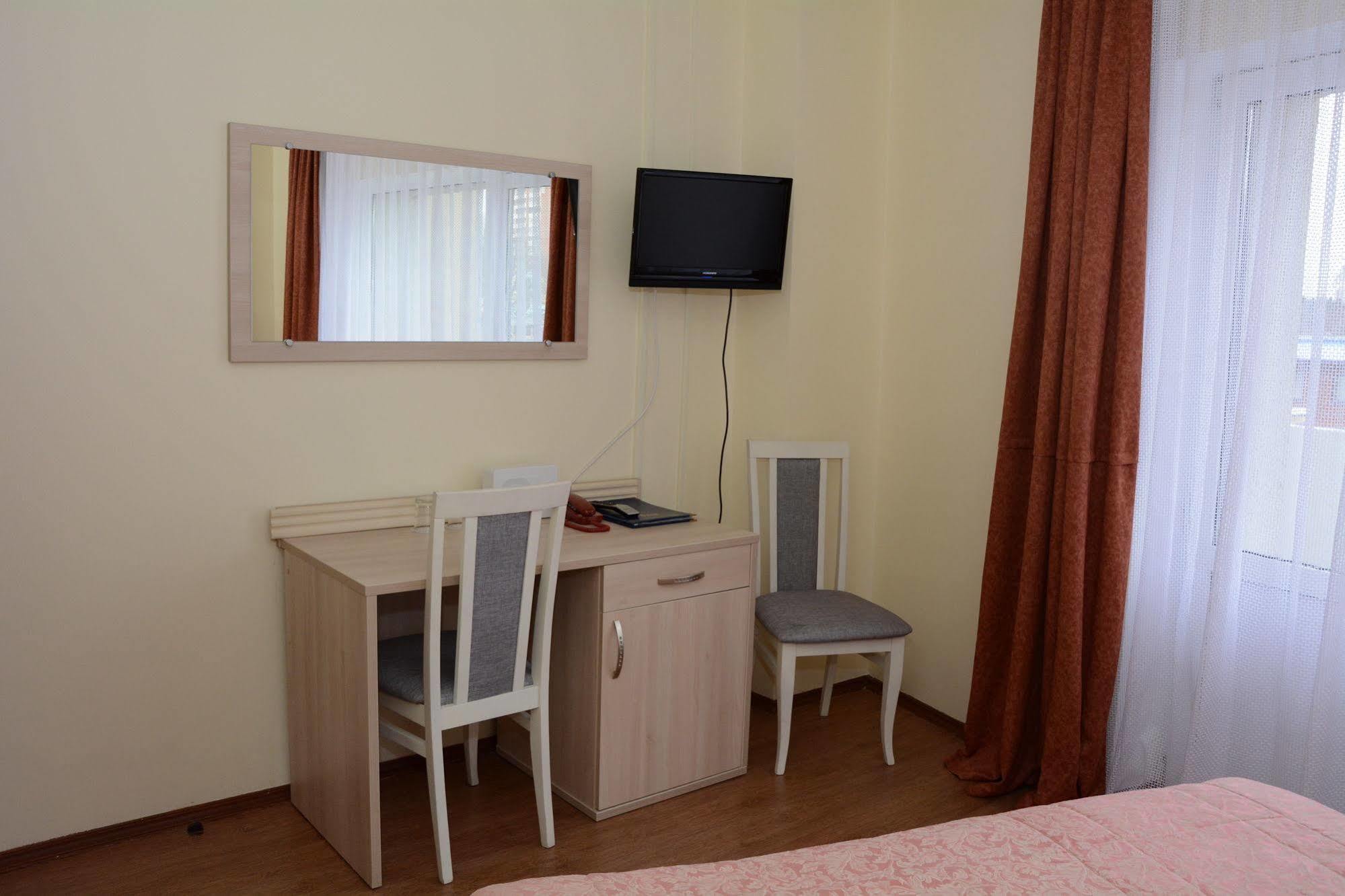 Voyage Hotel Minsk Buitenkant foto