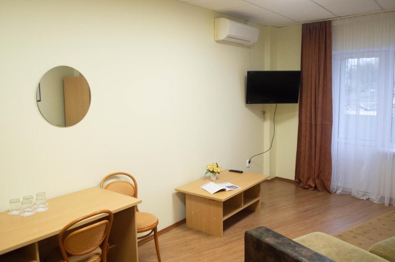 Voyage Hotel Minsk Buitenkant foto