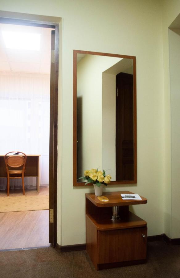 Voyage Hotel Minsk Buitenkant foto